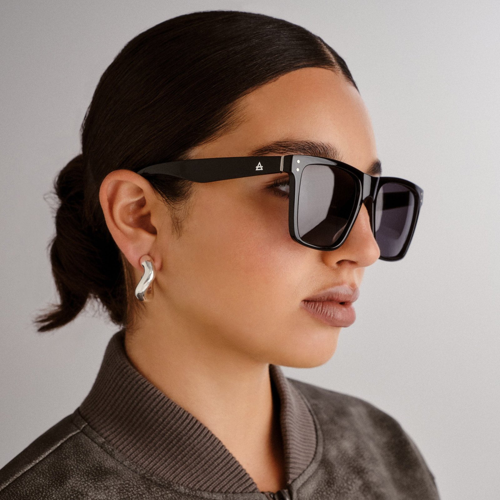 Kraz Black Uni-Sex Square Sunglasses | Aire – AIRE US