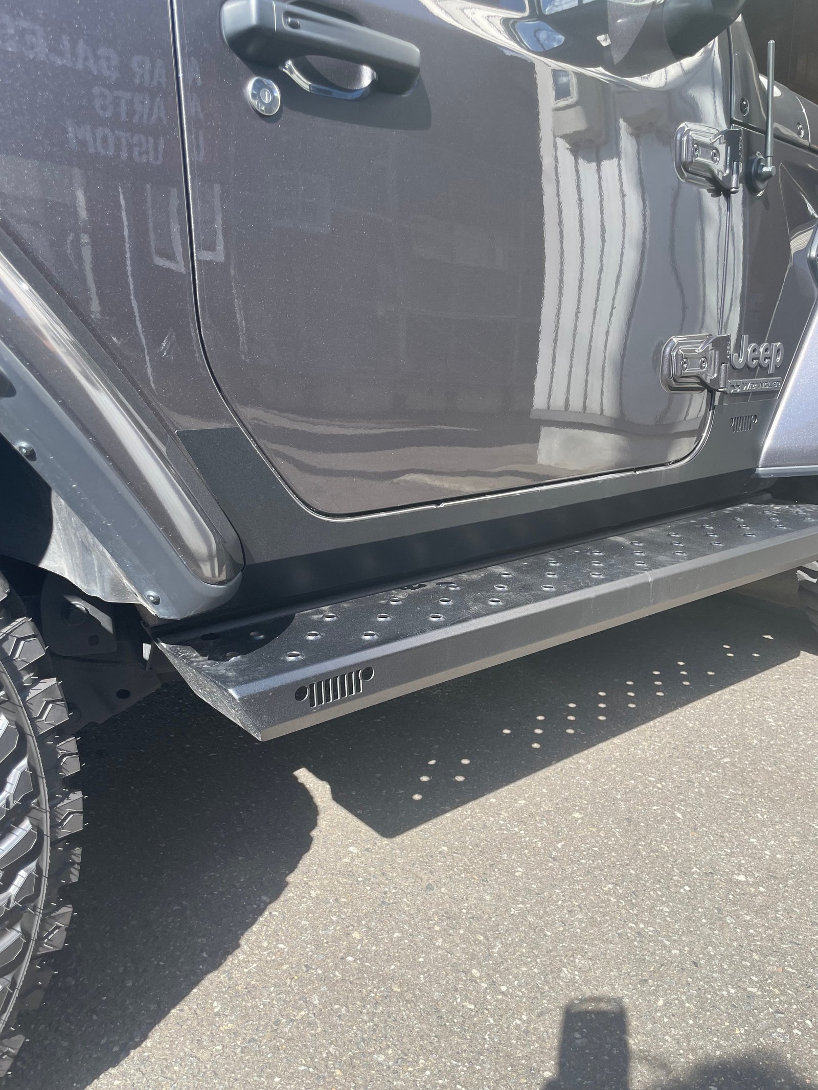 Jeep®WRANGLER JL ロックガードショート塗装あり【カスタムパーツ