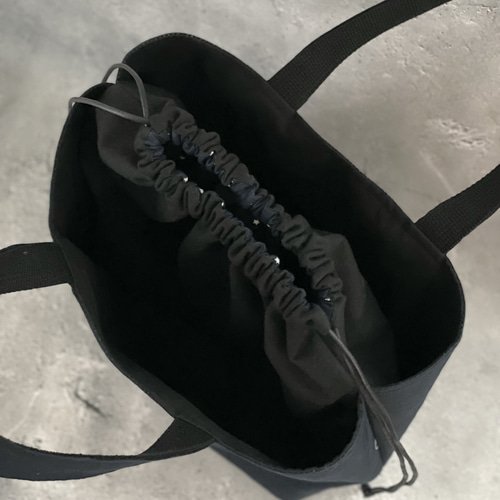 ⚮̈ミナペルホネン choucho dark navy あおり巾着トート 巾着バッグ