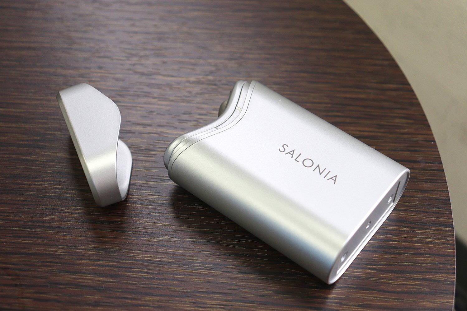たった5分でグイっと引き上げリフトケア♪ SALONIA(サロニア)温感RF