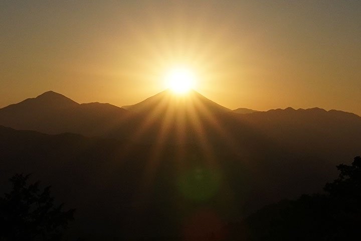 高尾山から見るダイヤモンド富士 Diamond Fuji seen from Mt. Takao