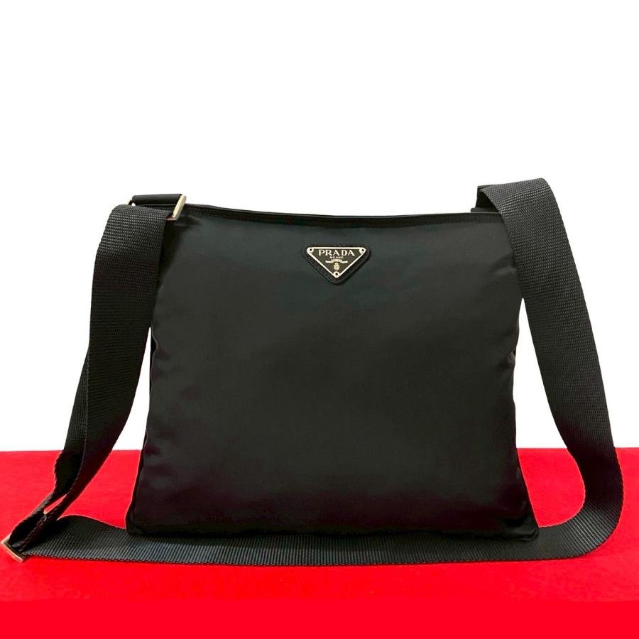 PRADA（プラダ） 極 美品 三角ロゴ プレート 金具 テスート ナイロン