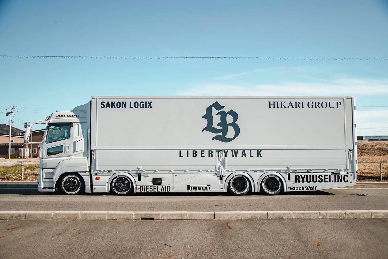 LB-TRUCKS Mitsubishi Fuso SUPER GREAT - LIBERTY WALK | リバティー