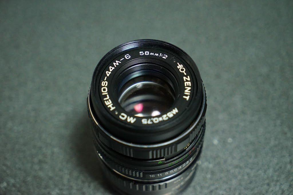 ぐるぐるボケで有名なオールドレンズ「ヘリオス-44」購入！クセ玉は