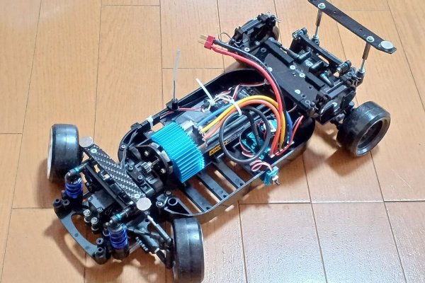 お父さんの作業部屋 - タミヤ TT-01 1号車