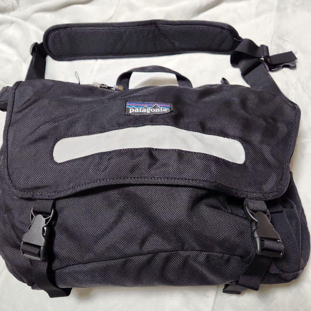 patagonia ブラック メッセンジャーバッグ　ハーフマス patagonia - patagonia パタゴニア ハーフマス メッセンジャーバッグ