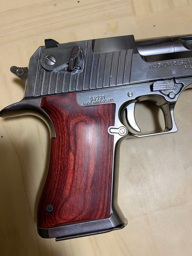 美品木製グリップ/東京マルイデザートイール.50AE/スムーズ/レッド　薄型 美品木製グリップ/東京マルイデザートイール.50AE/スムーズ/レッド薄型