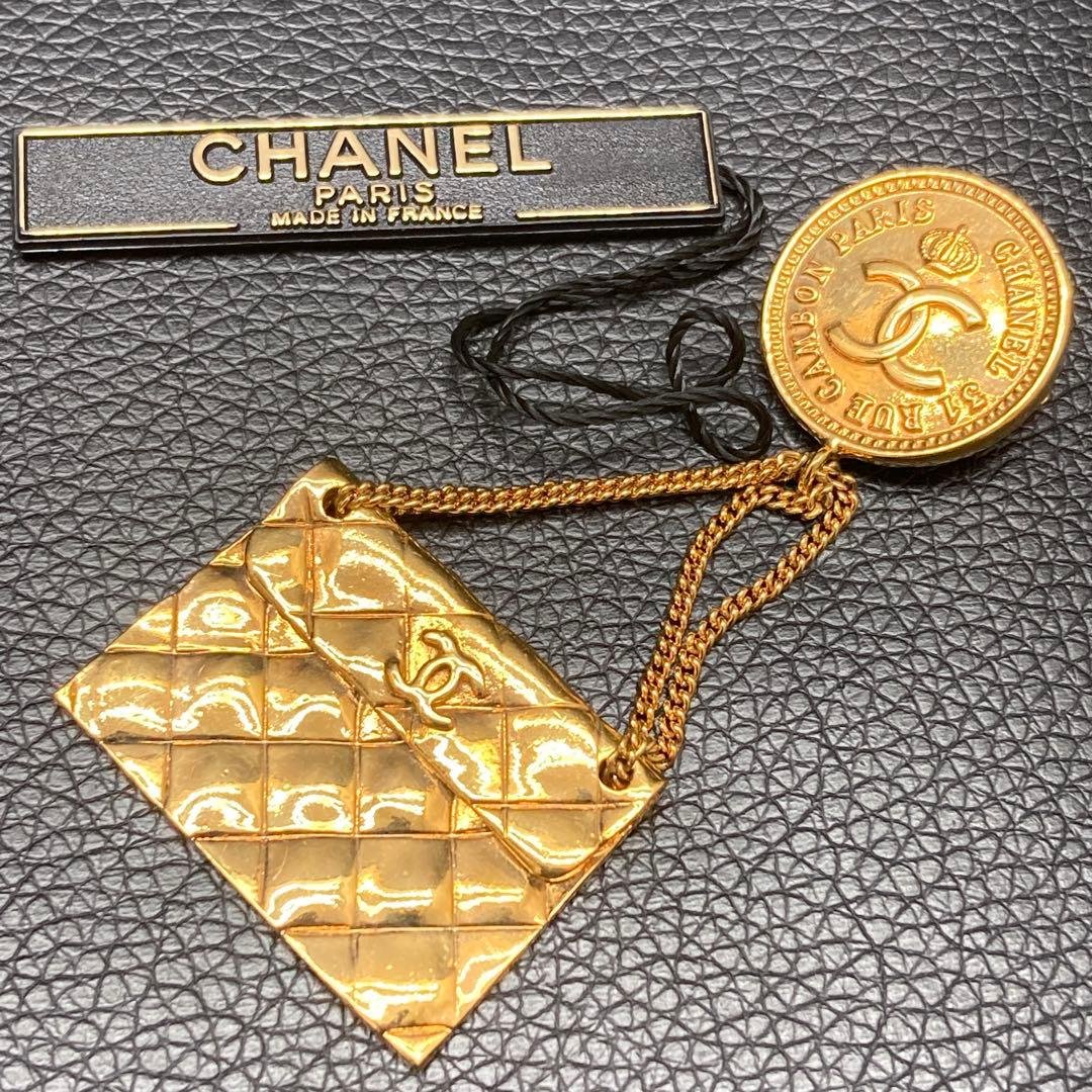CHANEL ゴールド マトラッセミニバッグ ブローチ CHANEL シャネル ブローチ マトラッセ ココマーク バッグモチーフ