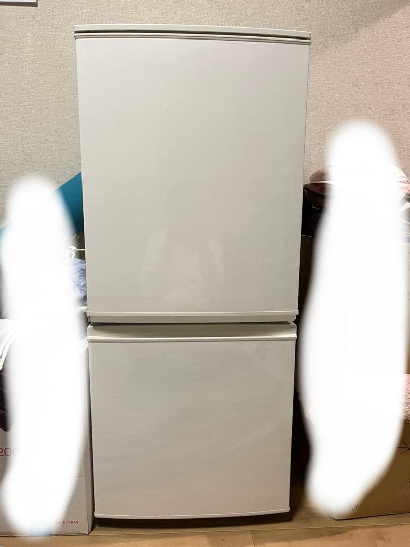 ホワイト冷蔵庫 冷蔵室3段 冷凍室付き　シャープ　一人暮らし 楽天市場】冷蔵庫（カラーシルバー・ドア開閉タイプ（冷蔵庫）右開き