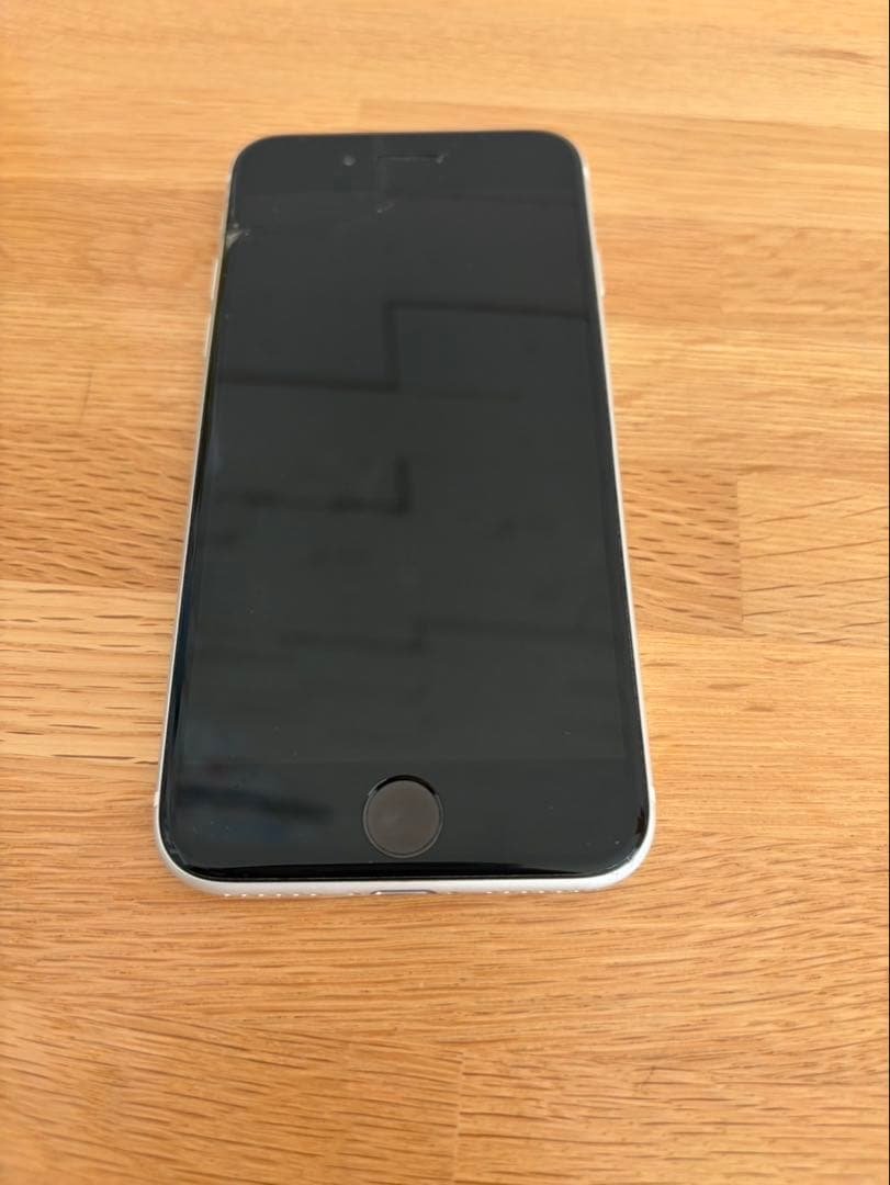 iPhoneSE 第2世代 本体 64GB ホワイト iPhone SE（第2世代） SE (第 2 世代) 64GB SIMフリ― Cランク 中古