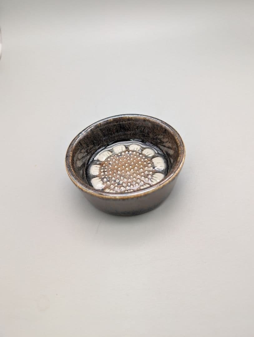 シルヴィア・レウショヴィウ　ロールストランド　小皿　花　北欧ヴィンテージ ロールストランド / Rorstrand シルビア/ Sylvia 24.5cm プレート 皿